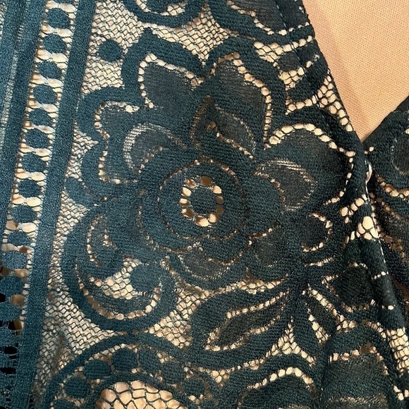 Xhilaration Forest Green Lace Dress Size Medium NWT - Picture 2 of 8